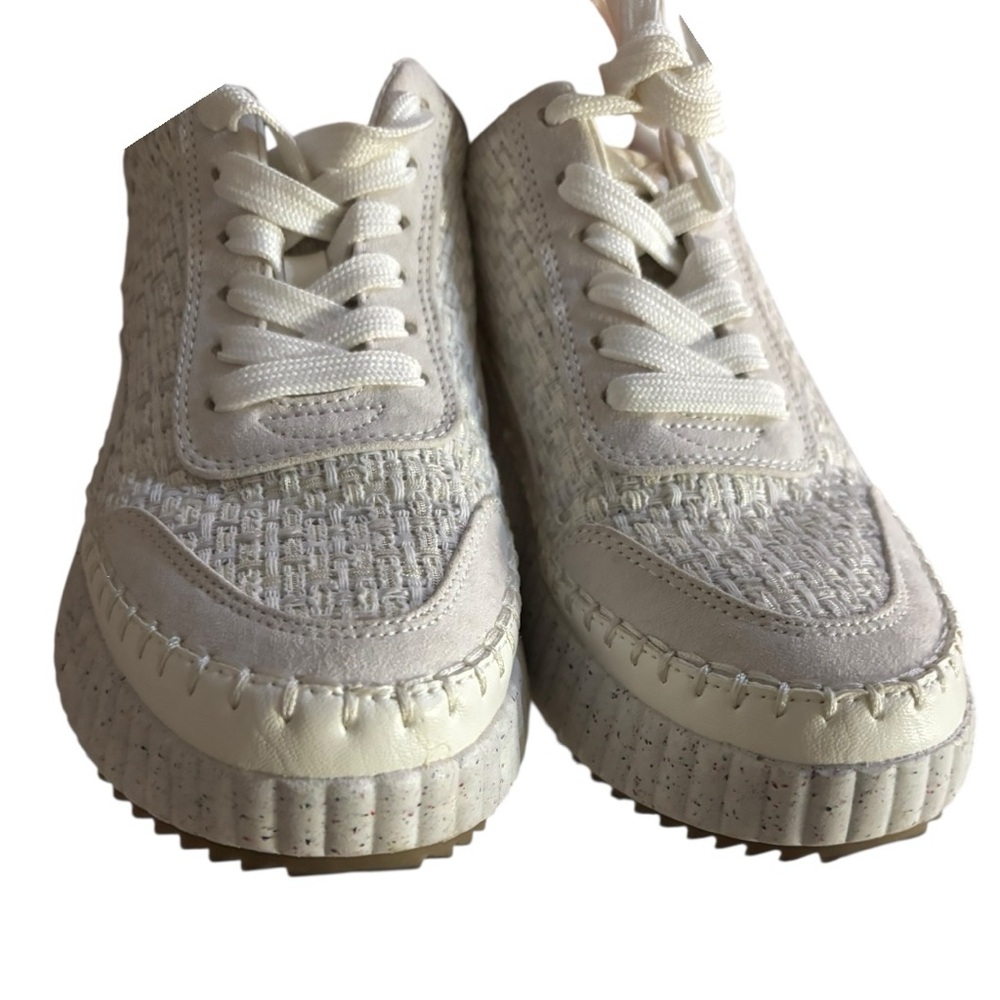 Universal Thread Cream Tweed Casual Sneakers with large stitching